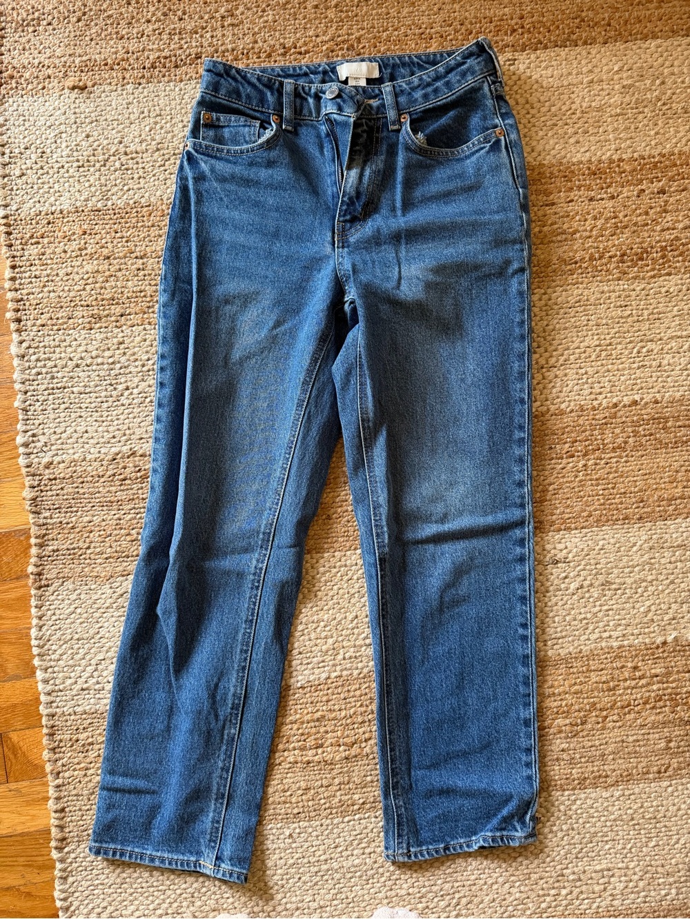 H&M Women's Straight-Leg Jeans in Medium Blue Wash